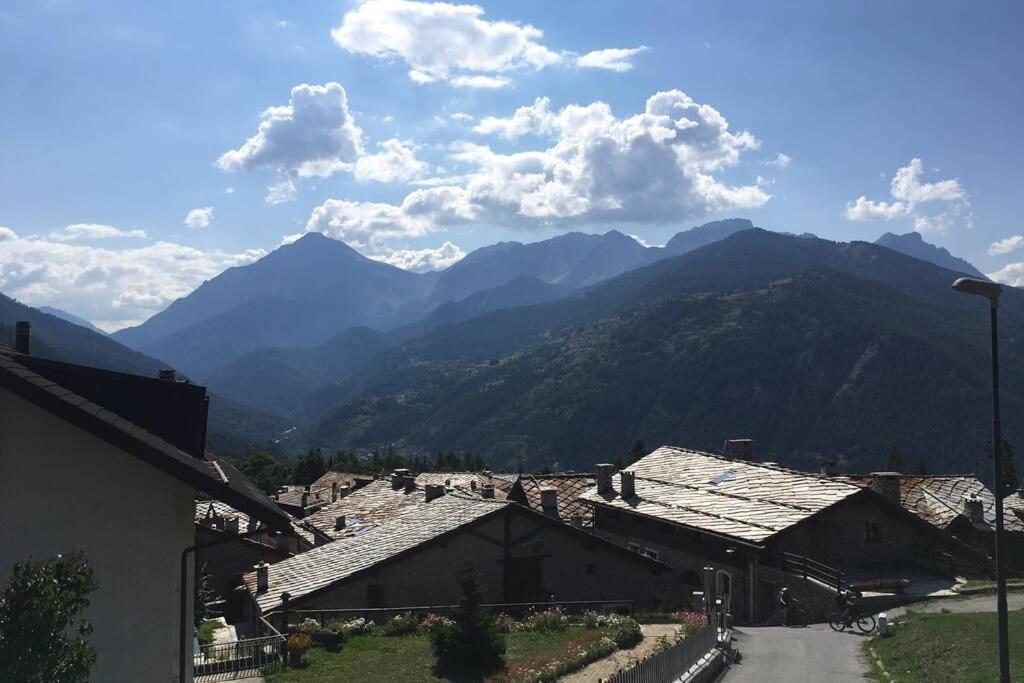 Maison Des Alpes Mansarda Oulx Eksteriør billede