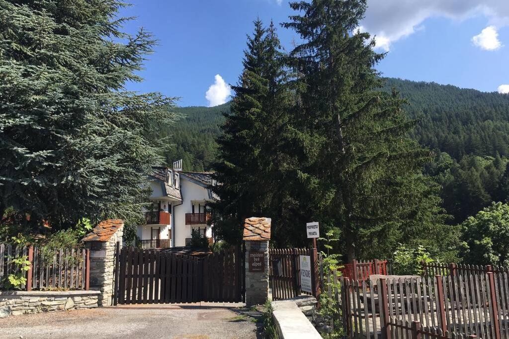 Maison Des Alpes Mansarda Oulx Eksteriør billede