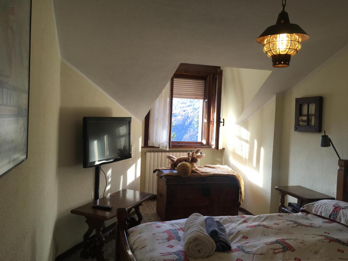Maison Des Alpes Mansarda Oulx Eksteriør billede